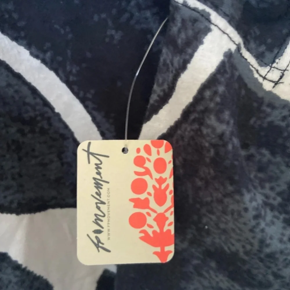 NWT! Free People Movement Inspired Printed Tee; Racquet Combo; Size Medium - Picture 7 of 13